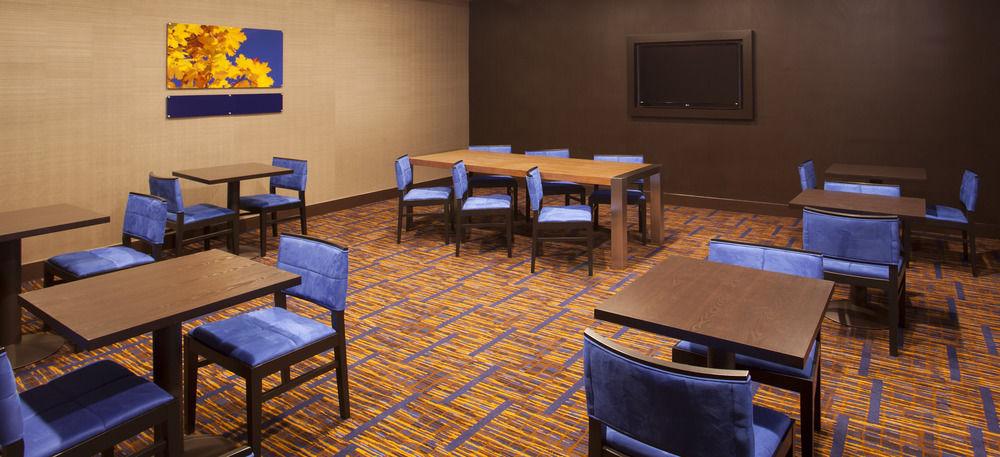 Courtyard By Marriott Charlotte Airport Loso Kültér fotó