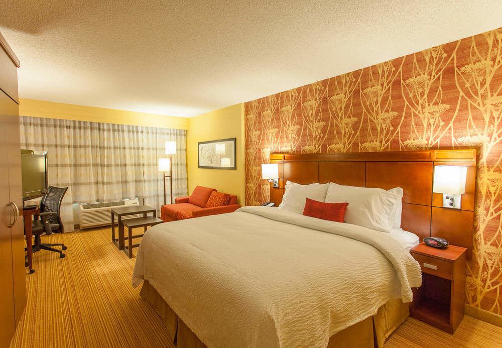 Courtyard By Marriott Charlotte Airport Loso Kültér fotó